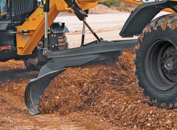 REWOLUCYJNA TECHNOLOGIA PIERŚCIEŃ OBROTU ZABUDOWANY W SZCZELNEJ OBROTNICY Rozwiązanie techniczne niewywołujące tarć Budowa układu lemiesza środkowego rewolucjonizuje i maksymalizuje możliwości jego