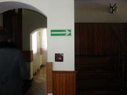 96 cm, wejście boczne drzwi dwuskrzydłowe drewniane podwójne o szerokości