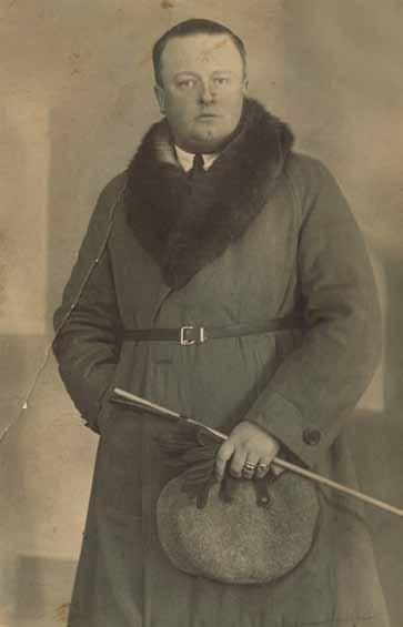 Jerzy Donimirski z Gołanic majątek po 1939 r. na terenie tzw. ziem wcielonych do III Rzeszy Niemieckiej, poseł na sejm RP rozstrzelany 30 listopada 1939 r. w Lesznie.