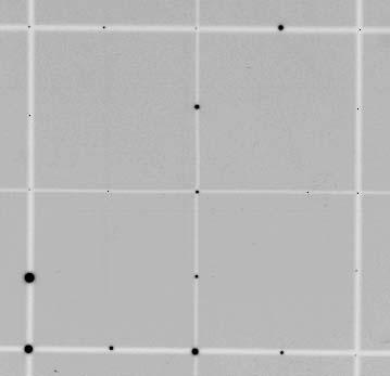 Parametry wiązki promieniowania 77 Przykład Poniżej zamieszczono obraz zdjęcia rentgenowskiego uzyskanego w wyniku wykonania kontroli zgodności pola promieniowania z polem symulacji świetlnej.