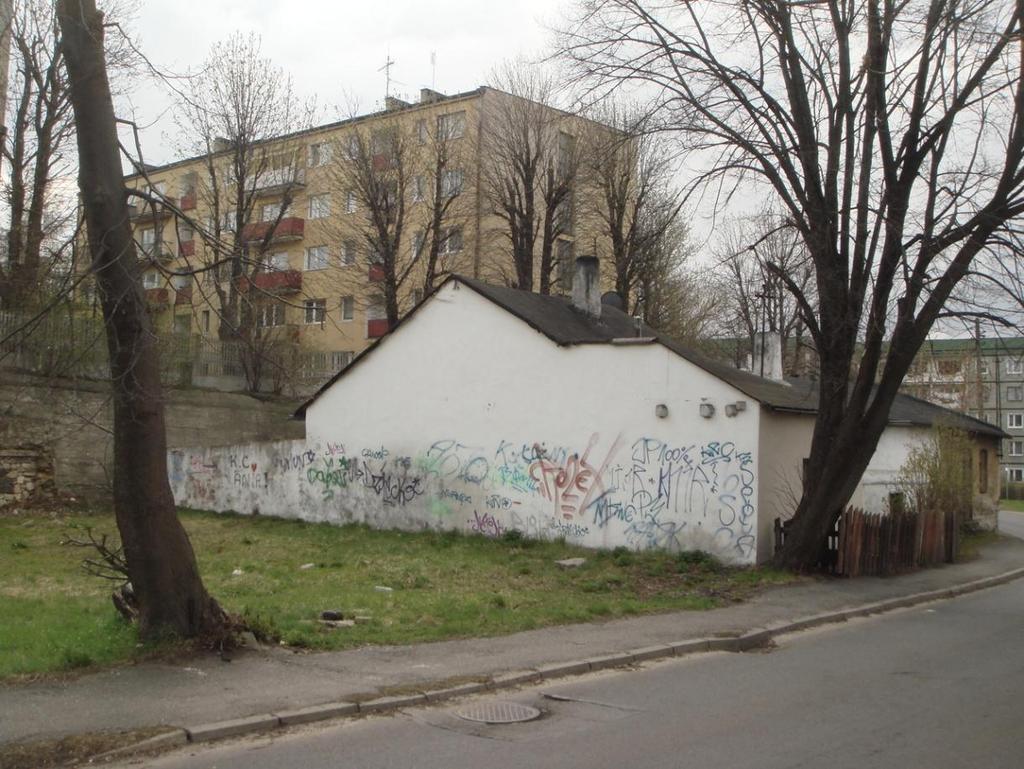 Krajobraz postindustrialny. Przestrzeń i miejsce w doświadczeniu osobistym Rycina 15. Miejsce po domu Aleksandra Zawadzkiego Fot.