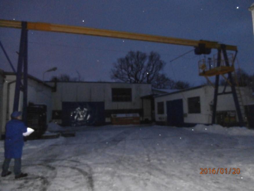 39 39. Suwnica bramowa SB-3 5t Udźwig 5000 kg Elektrowciąg zamontowany na placu, na suwnicy. Sprawny technicznie, aktualnie w użytkowaniu. Zużycie techniczne średnie.