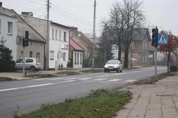 SYGNALIZACJA UL. POZNAŃSKA Od 10.11.2009r. na ul. Poznańskiej uruchomiona została sygnalizacja drogowa. - dofinansowanie Gminy Gostyń w kwocie 30.