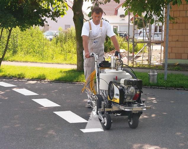 Doskonałe znakowanie na drogach jak również wewnątrz hal Rodzina malowarek