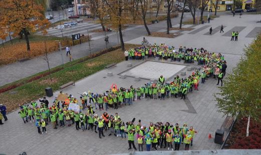 wolnego czasu podczas ferii, zabaw na śniegu w różnych miejscach do tego przeznaczonych.