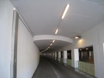 Miasto Wels, Austria Oświetlenie uliczne Informacje o projekcie Przed modernizacją Po modernizacji Moc zainstalowana 1,9 kw 1,1 kw Liczba lamp 40 40 Liczba punktów świetlnych (oprawy) 40 40