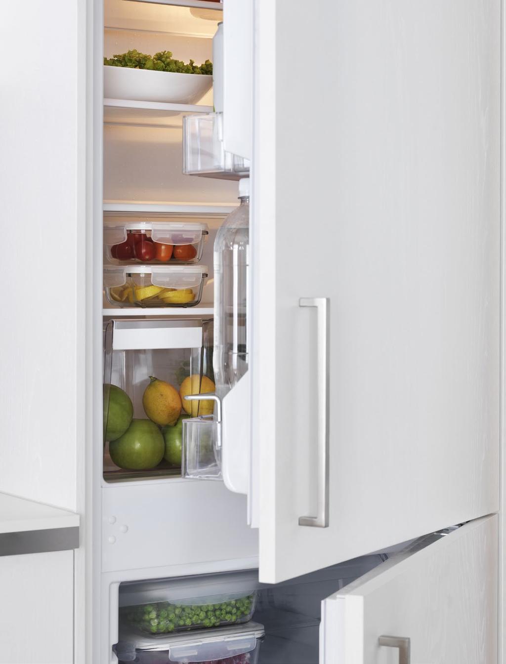 LODÓWKI I ZAMRAŻARKI Oferowane w IKEA lodówki i zamrażarki są wyposażone w szereg przydatnych funkcji oraz praktyczne akcesoria, dzięki którym przechowywana żywność dłużej zachowa świeżość.