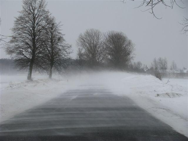 przez nasze województwo przetoczył się niż atmosferyczny, który charakteryzował się gwałtownymi zjawiskami atmosferycznymi takimi