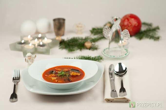 Święta w kuchniach świata Tradycyjne przepisy polecają szefowie kuchni Knorr z całej Europy Boże Narodzenie coraz bliżej, a lista przedświątecznych planów coraz dłuższa.