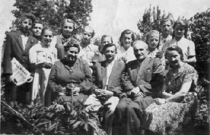 Od lewej siedzą: Małgorzata Chuchro,