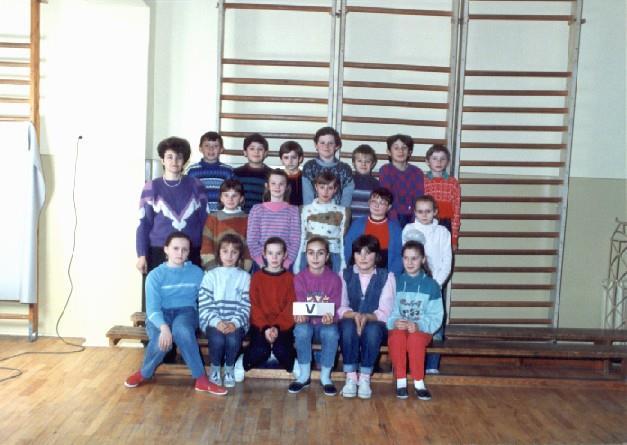 Klasa V z Wychowawczynią Panią Urszulą Walawender, 1992 r.