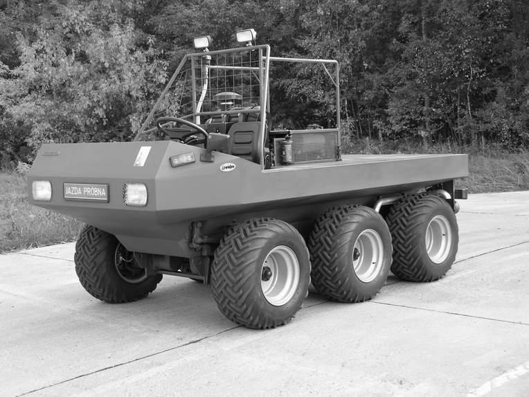 94 Przemysław Simiński, Piotr Stryjek, Zbigniew Zienowicz 2. Podstawowa charakterystyka techniczna Rys.1. Pojazd widok ogólny. Fig. 1. Vehicle principal view.