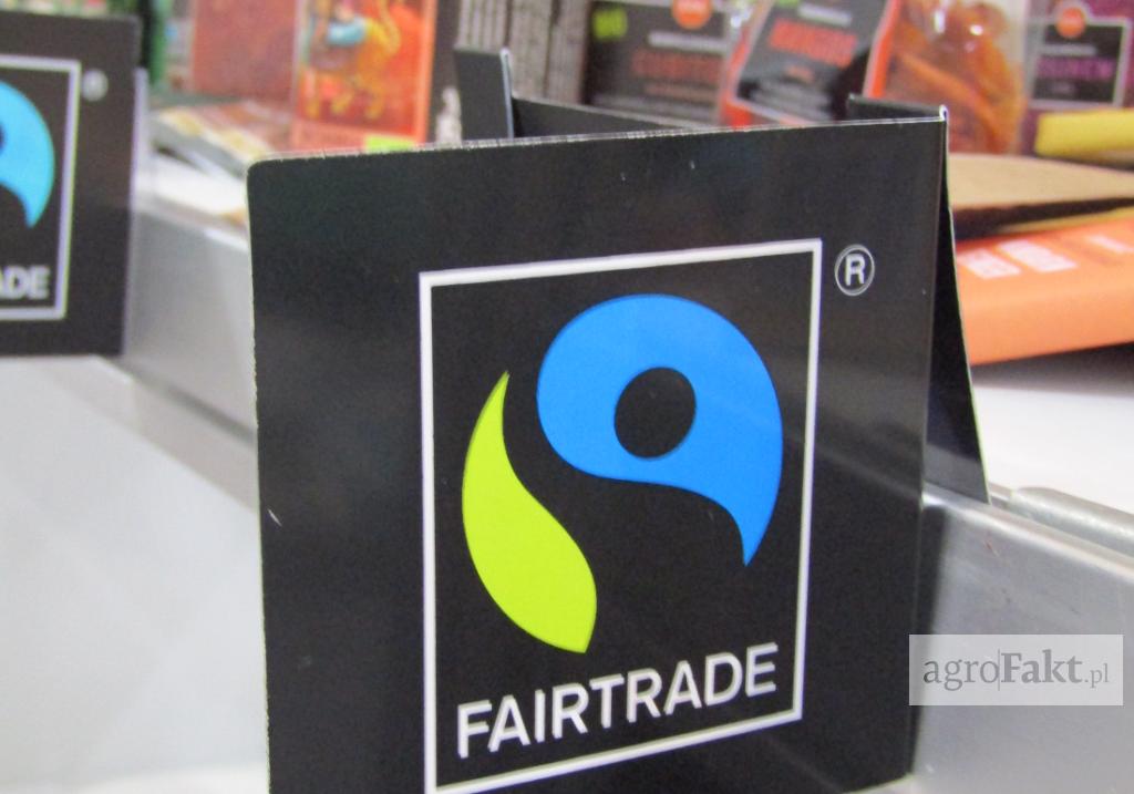 https://www. Logo Fairtrade staje się coraz bardziej popularne w krajach europejskich oraz w Polsce Kto nadzoruje przestrzeganie zasad? Organizacje certyfikujące (np.