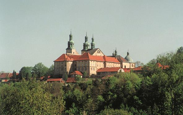 4. Zasoby dziedzictwa i krajobrazu kulturowego powiatu wadowickiego. 4.1. Obiekt o szczególnej wartości historycznej i architektonicznej zespół architektoniczno krajobrazowy w Kalwarii Zebrzydowskiej.