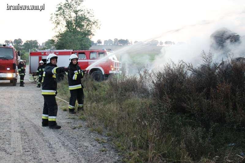 IKAT Gazeta Braniewska Nr 33, 19-25.09. 2016r Pożar domu w Ławkach. Pogorzelcom potrzebna będzie pomoc. Pięcioosobowa rodzina w wyniku pożaru straciła dach nad głową.