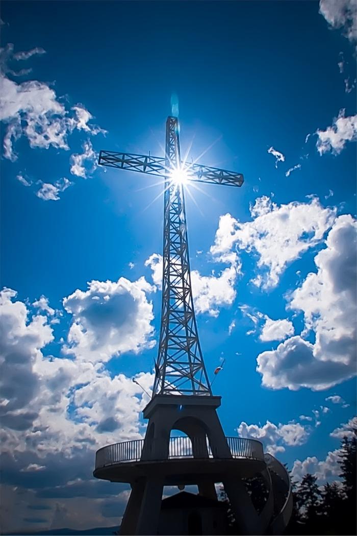 Limanowski Krzyż W Polsce symbolem świętości gór stał się krzyż na Giewoncie w Tatrach.