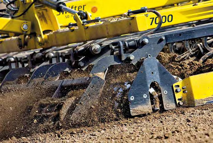 GĘSIOSTOPKOWE SEKCJE ROBOCZE Nachodzące na siebie gęsiostopki 270 mm w 2 szeregach, gwarantują podcięcie profilu glebowego na całej szerokości roboczej maszyny, przez co powstanie solidne podłoże