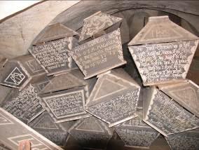 W Żaganiu zlokalizowane są cmentarze i kwatery jeńców wojennych w tym: z 1813 r. cmentarz żołnierzy napoleońskich (całkowicie zdewastowany po 1945r.