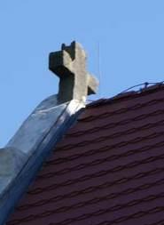 skrzyżowaniu ulic Kraszewskiego i Kościelnej w pobliżu kościoła pw. Zbawiciela Świata w Puszczykowie (dzielnica Szprotawy), - w Długiem (gm.