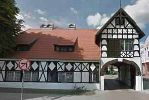 pl Fot. 94 Zabudowa folwarczna zespołu pałacowoparkowego w Iłowej 2013 rok 6. Ocena stanu dziedzictwa kulturowego powiatu żagańskiego.