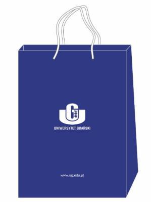 powierzchnia torby + górne usztywnienie wewnątrz na wysokość od 48 do 55 mm od górnej krawędzi w głąb wnętrza torby, nadruk logotypu i adresu strony www obustronny: białe logo UG mieszczące się w