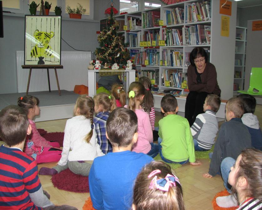 Pisząc o różnych sprawach i miejscach chcielibyśmy w tym numerze parę słów poświęcić Miejskiej Bibliotece Publicznej w Łańcucie, która ogromną paletą wielorakich zajęć dla dzieci, wystaw, warsztatów