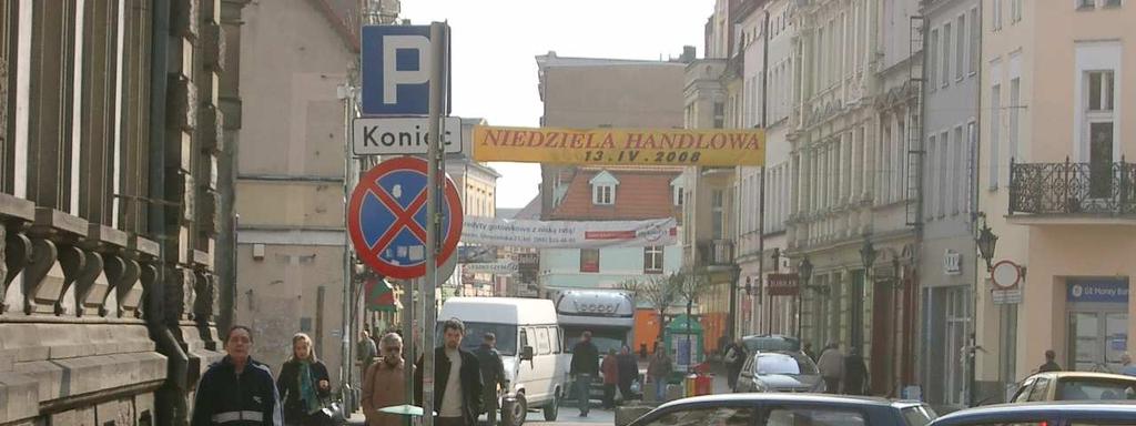 Rys. 5.34 Ulica Słowiańska poszerzanie obszaru parkingowego przez kierowcę, dla którego zabrakło miejsca.