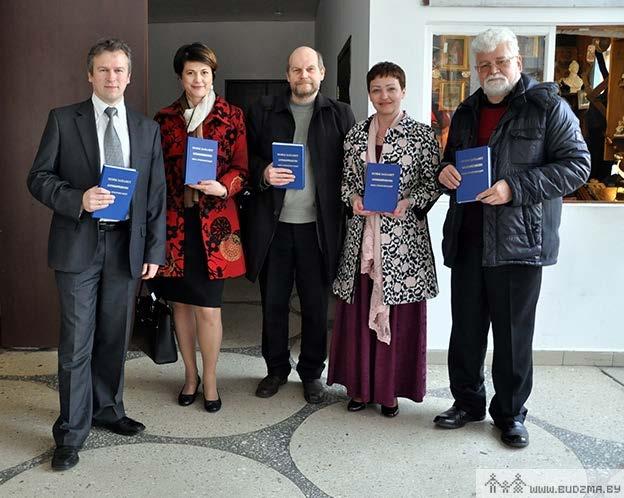 4 Не трэба размахваць мовай, як сцягам Кім будуць беларускія дзеткі, калі вырастуць? дыскутавалі на ток-шоў ад кампаніі Будзьма беларусамі! у Брэсце 1 красавіка. Працяг на стар.