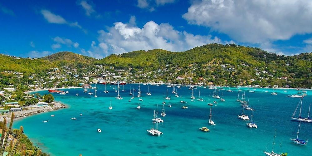 GRENADYNY BEQUIA ISLAND Na tej wulkanicznej wyspie życie