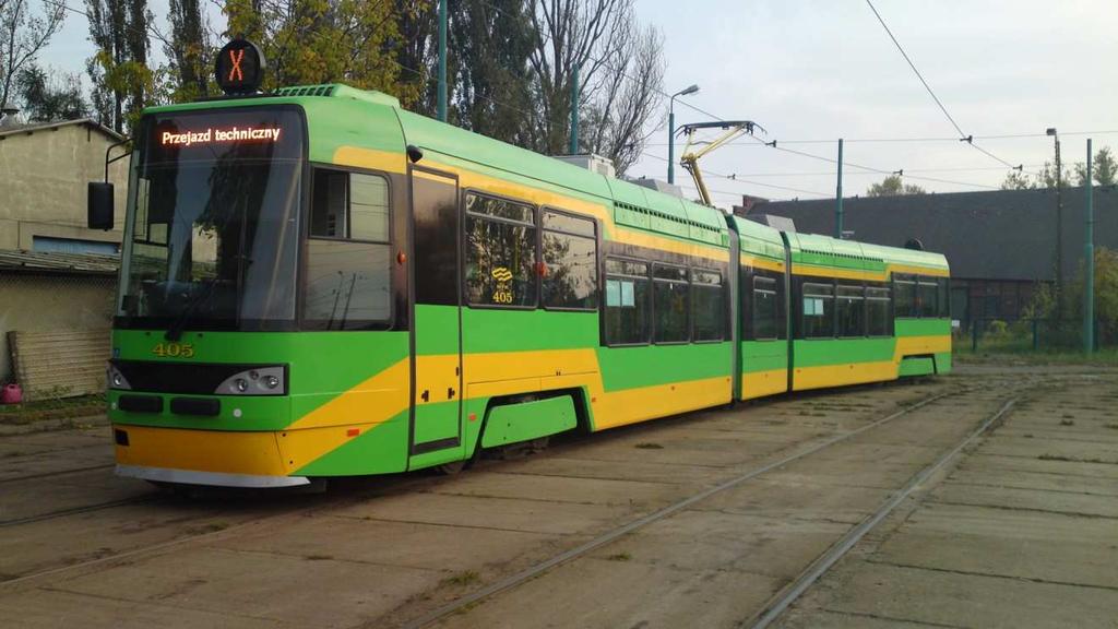 Tramwaj Tatra RT6 1, po gruntownej modernizacji, wyposażony m.in.