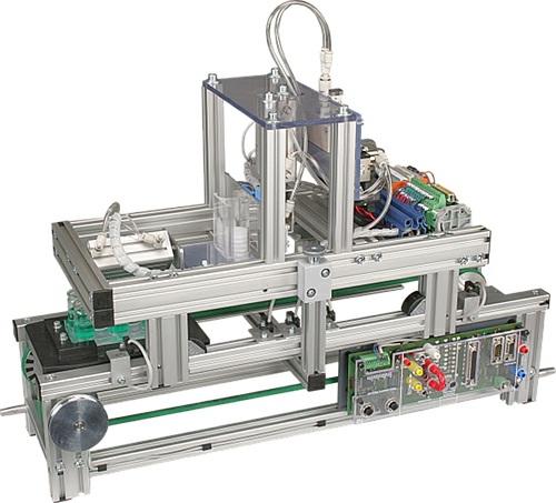 IPA 4 corking station IPA 4 corking station Enabling a water-tight sealing of bottle groups, this station is the optimum solution for typical production processes in the most varied of industries.