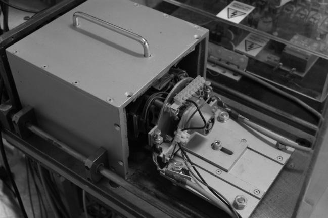 116 Zeszyty problemowe Maszyny Elektryczne Nr 100/2013 cz. II różnicowym. Sygnał różnicowy podlega wzmocnieniu oraz przetworzeniu na sygnał proporcjonalny do wartości momentu rozwijanego przez silnik.