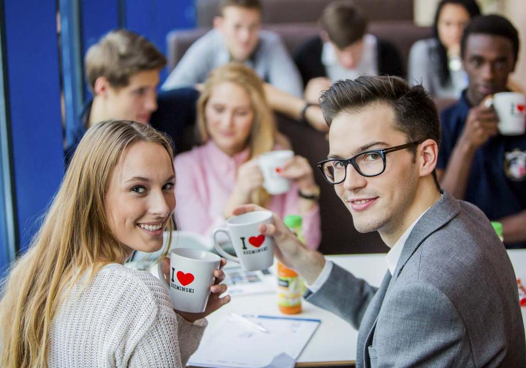 Atuty programu socjologia biznesu i mediów w Koźmińskim Unikatowość i interdyscyplinarność studiów - jedyny taki program w Polsce Możliwość realizacji własnych badań socjologicznych w CBOS Centrum