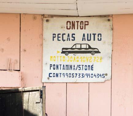 paliw Bomba de gasolina A petrol station