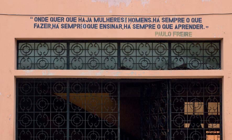 above the entrance to a secondary school São Tomé 204_Szkoła