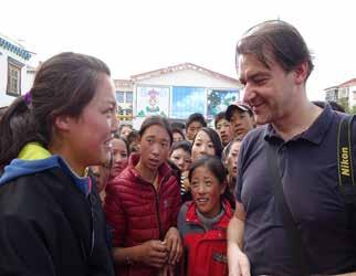 Bliżej Tybetu 区 据马老师介绍, 藏族的孩子们从小学一年级就 Nice to meet you! ( 很高兴见到你!