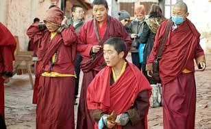 Na zachowanie tradycji, kultury, która przecież od setek lat tworzyła się w Tybecie i wkomponowanie jej w ten nowoczesny krajobraz, tak aby jej nie stracić, nie utracić i pozwolić, aby nadal mogła
