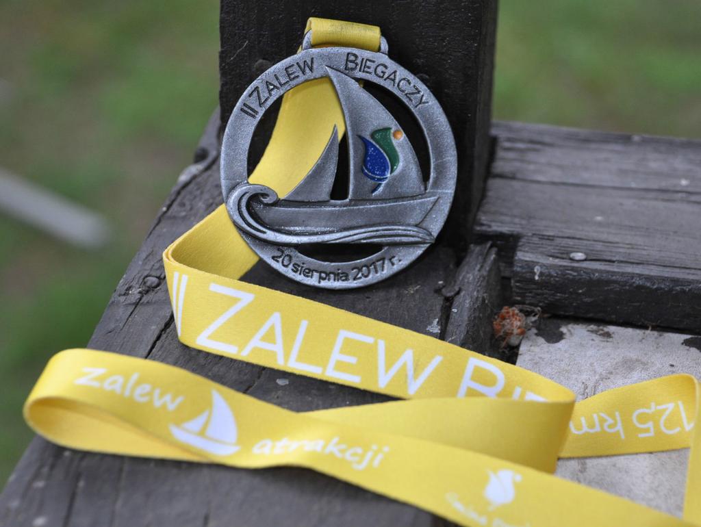 Pierwsi wystartowali biegacze na 12,5 km. Następnie na starcie stanęli uczestnicy Marszu Nordic Walking na 12,5 km, biegacze na 5 km oraz dzieciaki. Niecałe 2 godz.