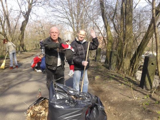 W dniu 27.01.2015r. na terenie Szkoły Podstawowej nr 22 przy ul. Wolskiego 3 zorganizowano inicjatywę lokalną pn. Dzień Babci i Dziadka, w której udział wzięło ok.