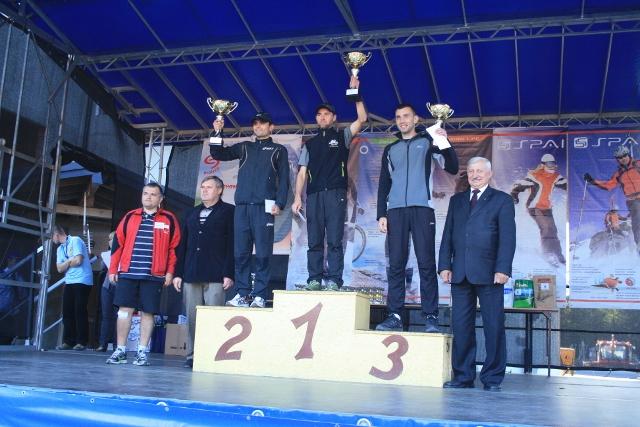 Pierwsza 6 mężczyzn - w klasyfikacji generalnej: 1. Daniel Wosik (RMD Montrail Team), Kunów, czas: 01:29:44; 2. Vitaliy Yachchuk (KKB Finizm Kalizm), Rivne Ukraina, czas: 01:32:10; 3.