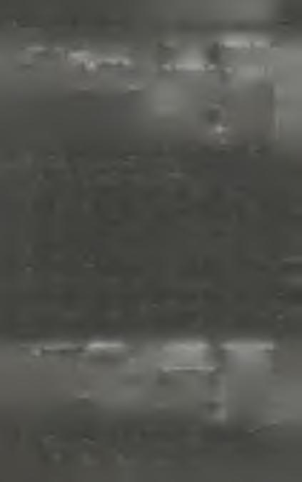 The vertical stress distribution in the base o f rigid strip foundation placed on loose sand Id=0,3: a) q = 0,2qu; b) q = 0,5qu; c) <7 = 0, 84,,; d) q = qu Na rysunkach 3 i 4 pokazano analogiczne