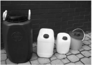 Pojemniki z odpadami przekazywane są następnie do uprawnionych firm, w których następuje ich utylizacja.