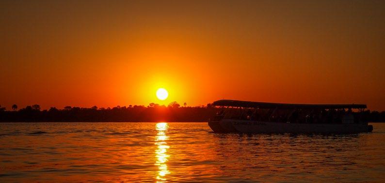 zachód słońca nad Zambezi DZIEŃ 3 VICTORIA FALLS LĄDOWANIE W VICTORIA FALLS REJS PO ZAMBEZI ZACHÓD SŁOŃCA Po śniadaniu udajemy się na lotnisko, aby polocieć do Zimbabwe.