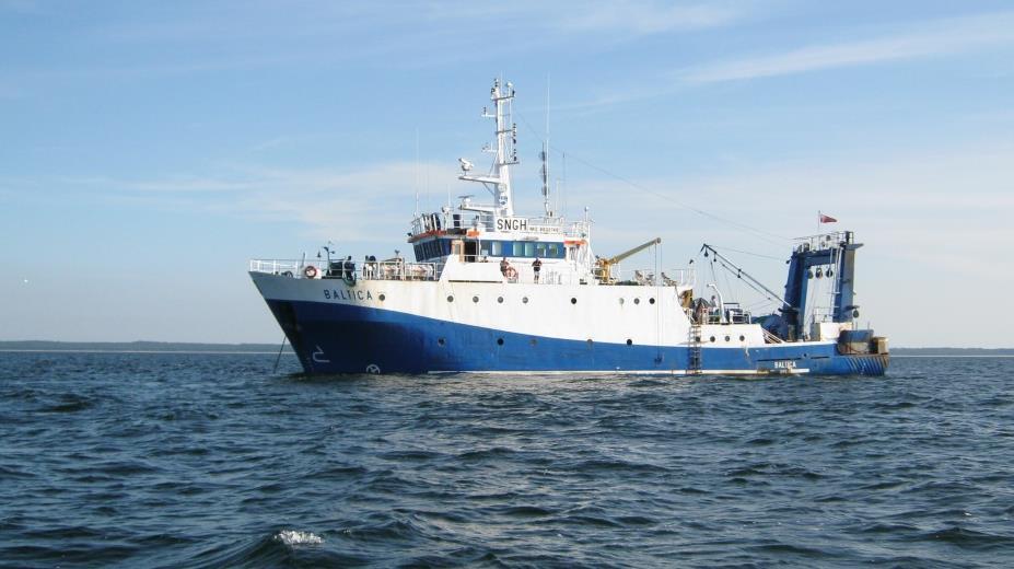 Charakterystyka statku r/v Baltica IMO: 9032745 Oznaka rybacka: GDY-100 Długość całkowita: 41 m Szerokość: 9 m Zanurzenie: 4,45 m Wyporność: 620