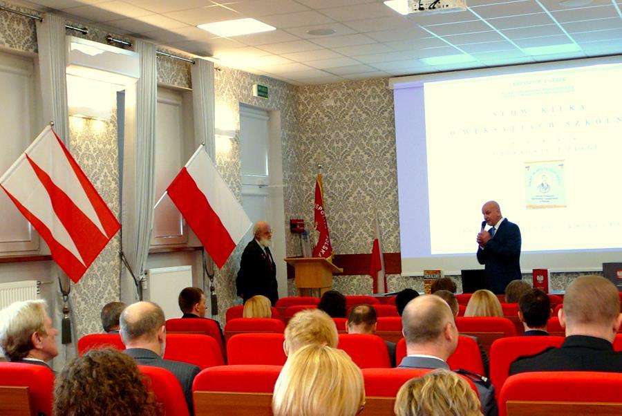 Prezenter pełnił w tymże projekcie jako członek Towarzystwa Heraldycznego Szkocji (Member of The