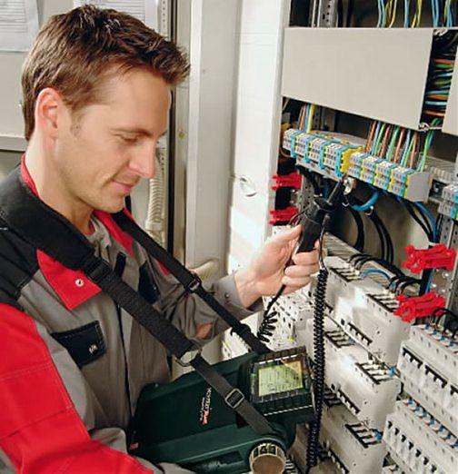 Elektryczna technika instalacyjna Training systems / trainers for electrical wiring/building management systems: Protective circuitry, protective measures, building mains feed, lighting and intercom