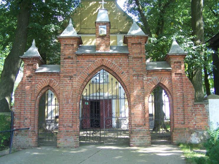 GEZ 1. Nazwa Brama w murze kościelnym KARTA ADRESOWA ZABYTKU NIERUCHOMEGO 2. Czas powstania Około 1910 r. 3. Miejscowość Zeńbok 20/W/3 8.