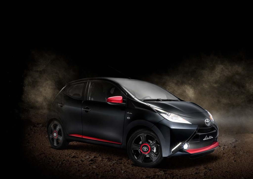 AYGO X-TREME Grafit i czerwień.