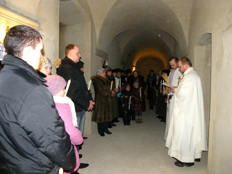 Foto: Arch. OMI Tywrów Oblackie wiadomości z Ukrainy Luty 2012 9 Msza św. i poświęcenie świec na Ofiarowanie Pańskie Msza św.