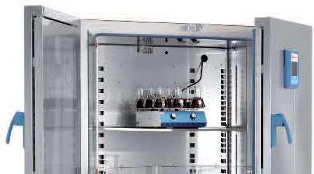 Thermo Scientyfic Heratherm Inkubatory ogólnego zastosowania o dużych pojemnościach 180 o 180 o otwarcie drzwi pozwala na wygodny dostęp do wnętrza Blokowane kółka do łatwego przemieszczania i